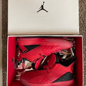Jordan XXXIII University Red